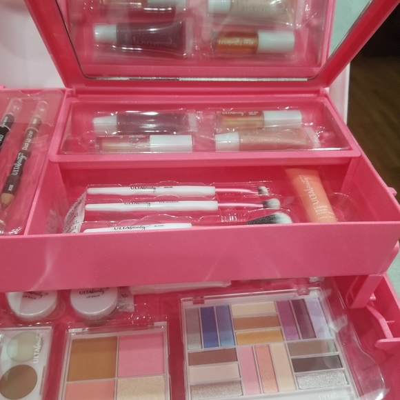 NEW 36pc Caboodles × Ulta Beauty Makeup Train Case Pink - Picture 5 of 6